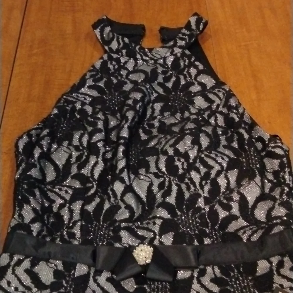 𝅺BLACK Lacey dress from Macy's. Built in bra. Brand new with tags. Size 1 - Picture 2 of 8
